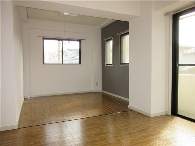 居室・リビング　陽当たり良好、広々としたお部屋です