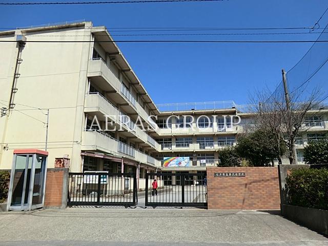 中学校　松戸市立第六中学校（中学校）まで598m