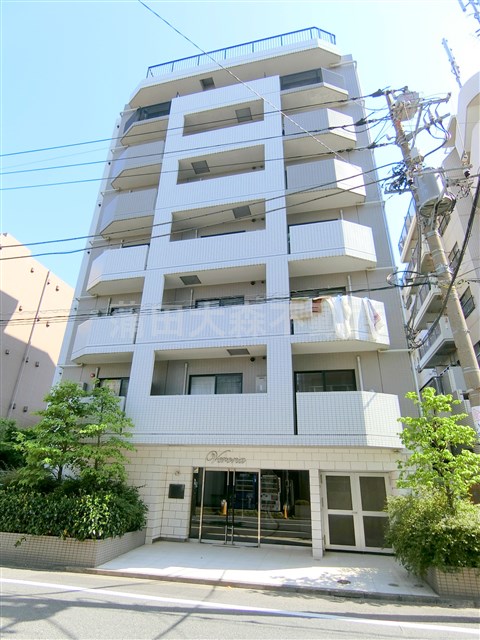 建物外観　2005年9月築　RC鉄筋コンクリート造地上8階建て総戸数3