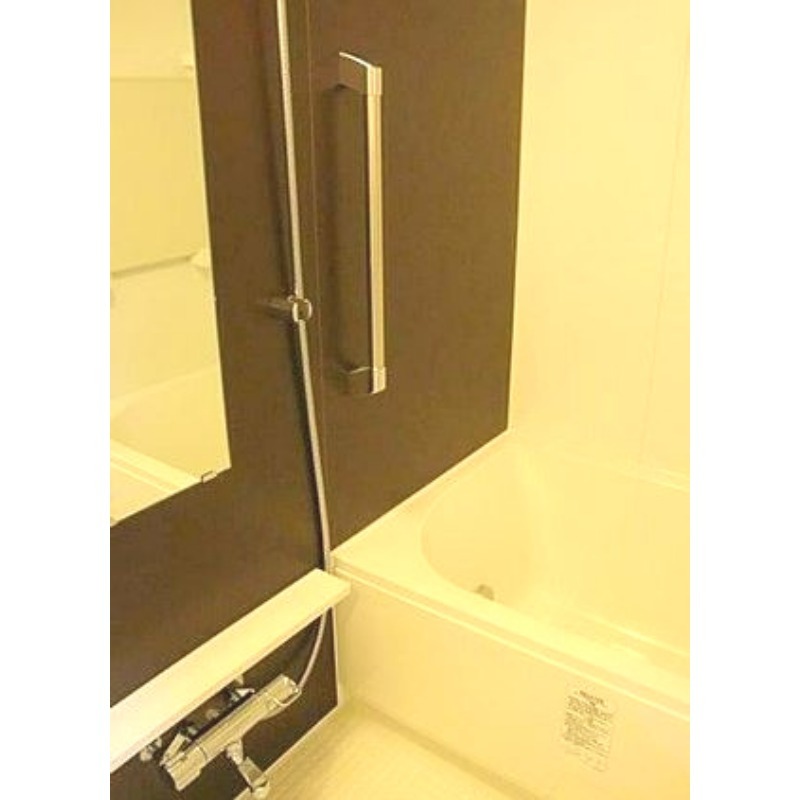 バス・シャワールーム　追い焚き機能付き♪