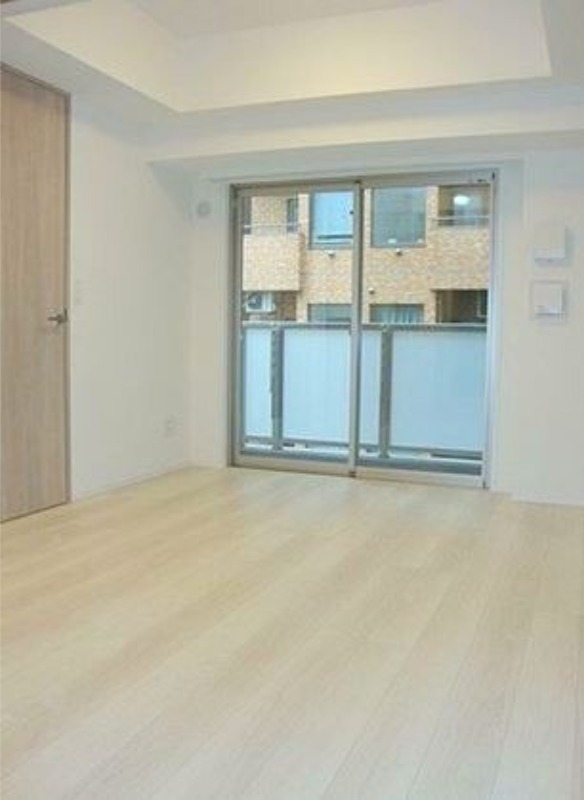 居室・リビング　４．２帖の洋室です♪