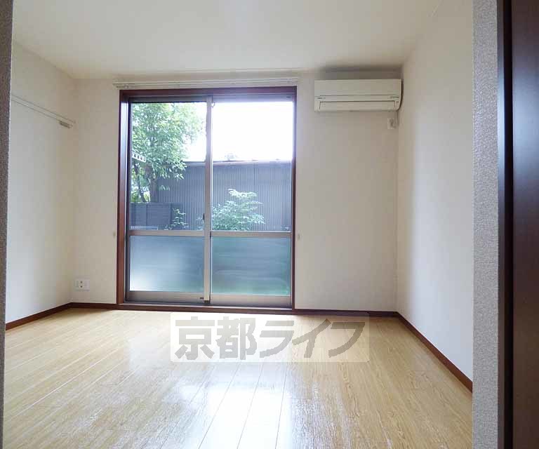 居室・リビング　広々としたお部屋です。