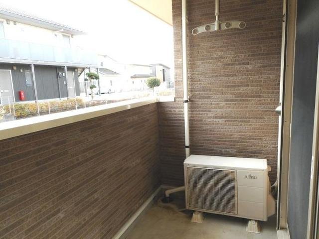 バルコニー　お洗濯にも便利なバルコニー付き