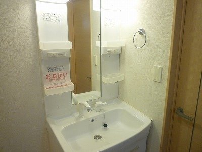 洗面設備　脱衣スペースもあります