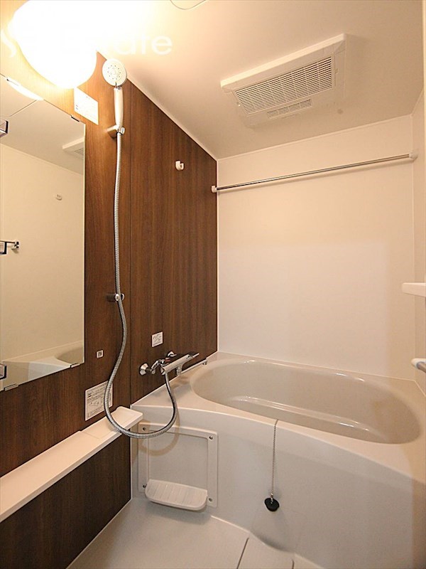 バス・シャワールーム　バスルーム