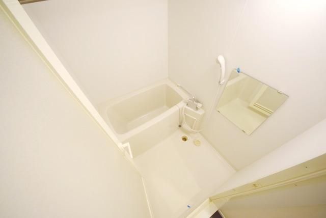 バス・シャワールーム　★浴室乾燥機付の便利なバスルームです★