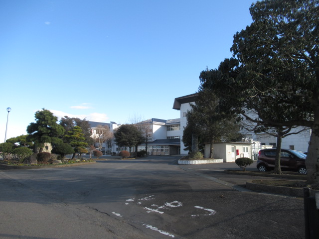 中学校　下野市南河内小中学校（中学校）まで2279m