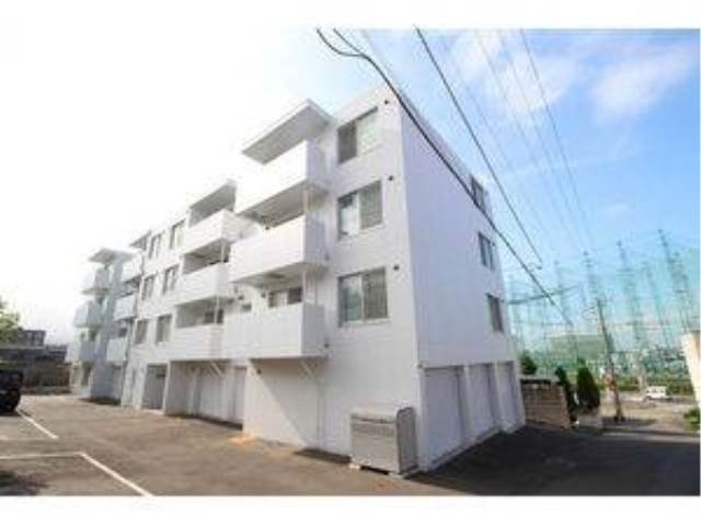 建物外観　南向きのバルコニー！