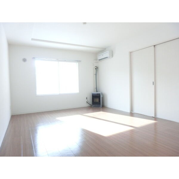 居室・リビング　明るいリビング♪