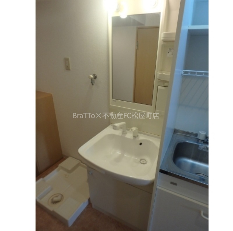 洗面設備　独立洗面台（シャンプードレッサー付き）