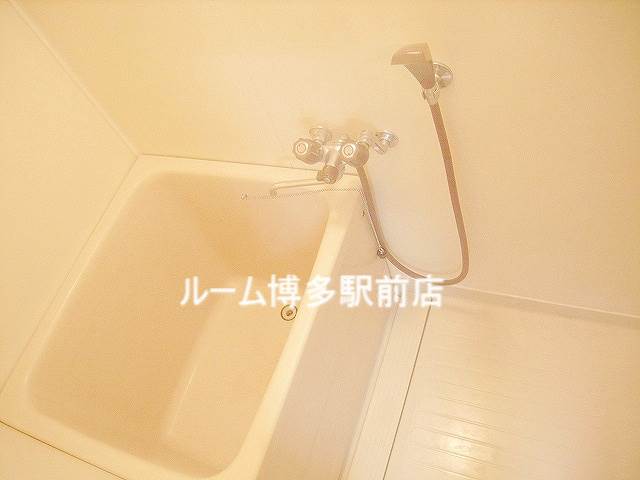 バス・シャワールーム　バスルーム