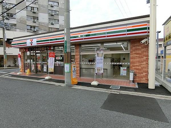 コンビニ　セブンイレブン 堺津久野駅前店（コンビニ）まで673m