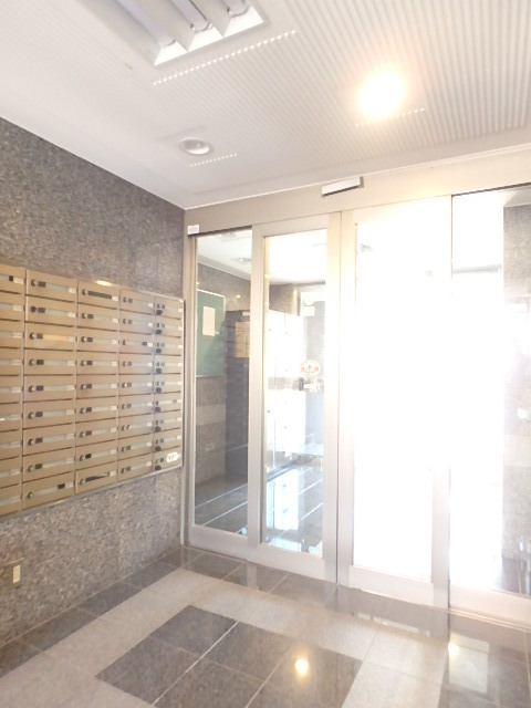 ロビー　オートロックあり