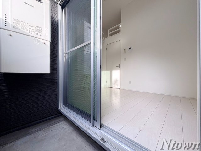 バルコニー　開放的で明るい空間を演出してくれるバルコニーです