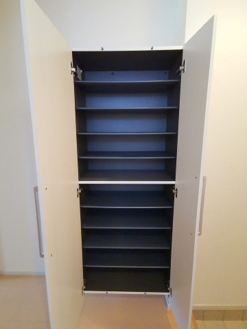 玄関　大容量シューズボックス