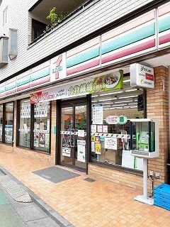 コンビニ　セブンイレブン板橋南町店（コンビニ）まで191m