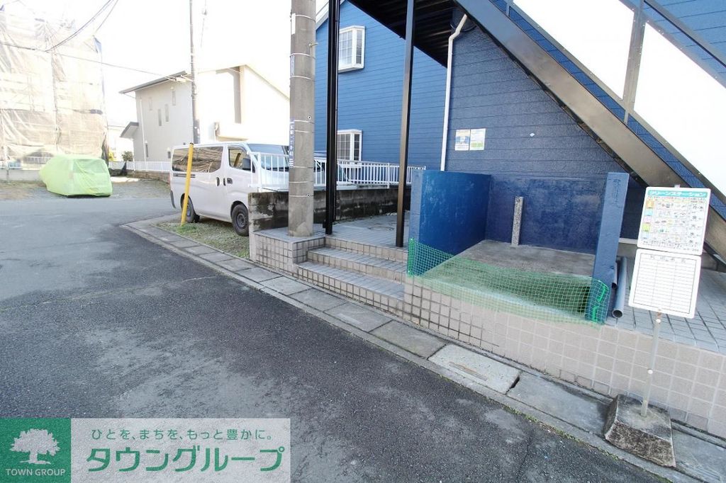 エントランス　駐車場