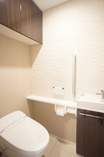 トイレ　温水洗浄便座※前回募集時の写真です