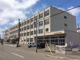 中学校　札幌市立元町中学校（中学校）まで1861m