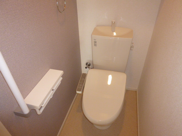 トイレ　温水洗浄便座