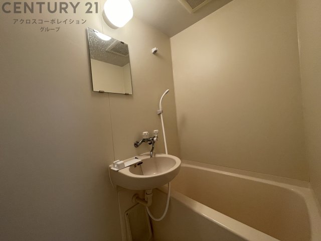 バス・シャワールーム　バストイレセパレートタイプの浴室です！