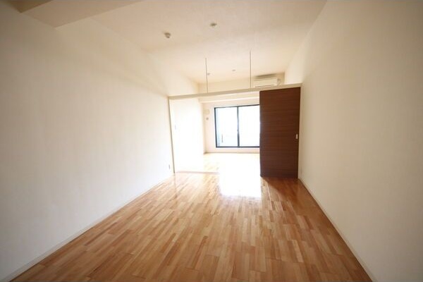 居室・リビング　※写真は同じマンションの違う部屋のものになります。