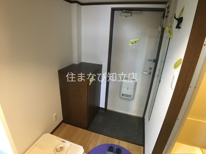 玄関　同型別部屋写真