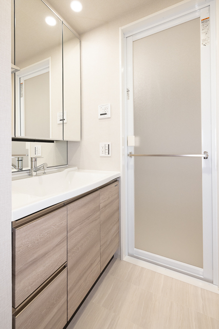 洗面設備　※写真は同タイプ住戸です。