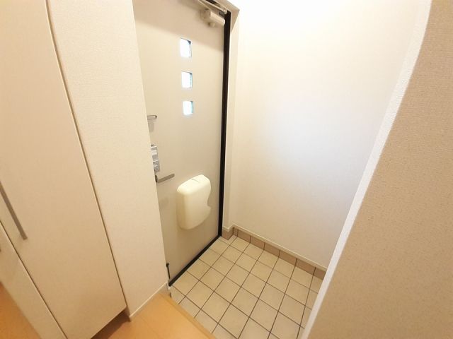 グゥテェ ライゼ Aの玄関写真
