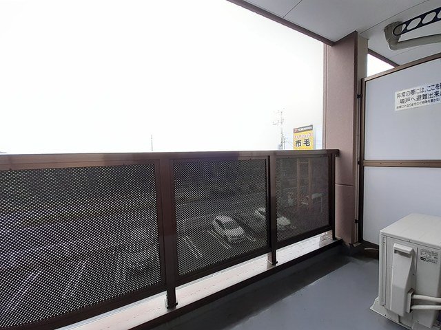 バルコニー　陽当たり良好なバルコニーです