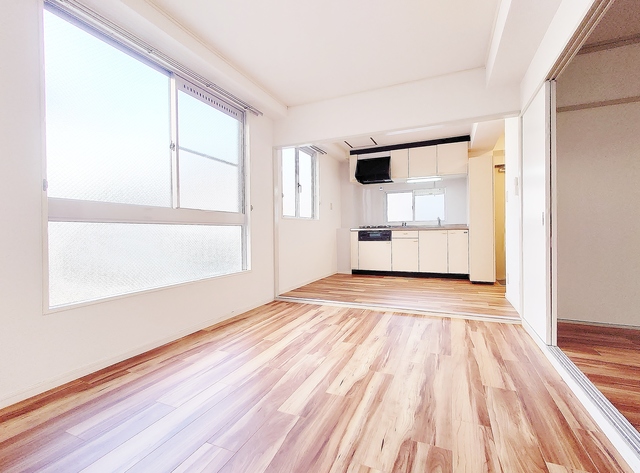 居室・リビング　日当たり良いＬＤＫ