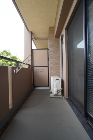 バルコニー　※同物件・同タイプの写真です。