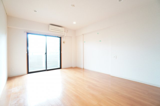 居室・リビング　※同物件・同タイプの写真です。