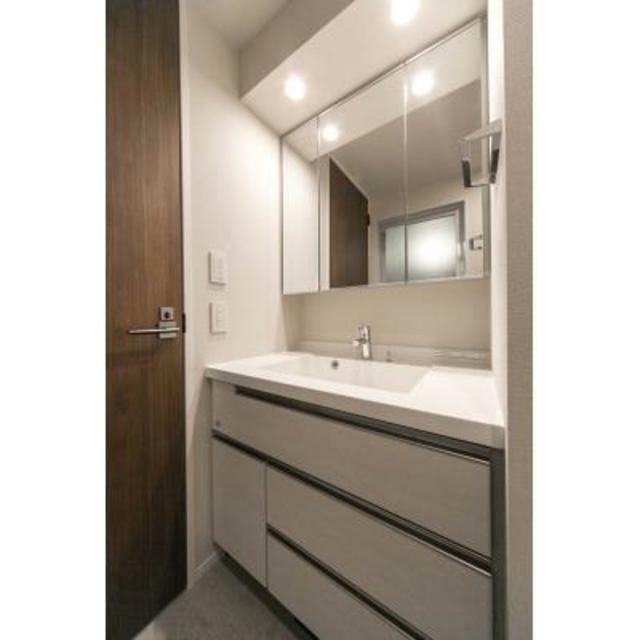 洗面設備　※写真は同タイプ住戸です。