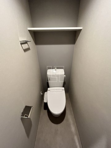 トイレ　WORVE大阪本町（ワーブ大阪本町）　温水洗浄便座