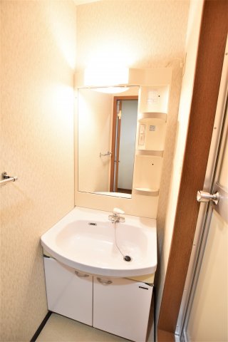 洗面設備　同施工会社、別物件のお写真です。ご参考までにご覧ください。