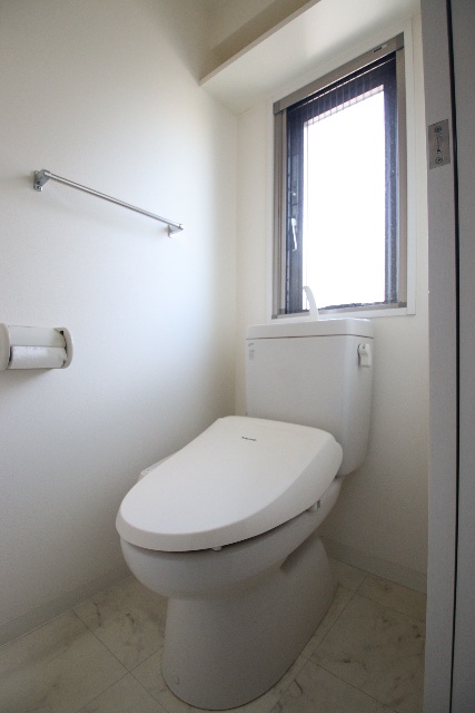 トイレ　※別号室の参考写真です。