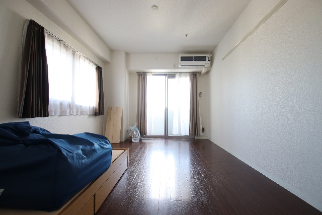 居室・リビング　※別号室の参考写真です。