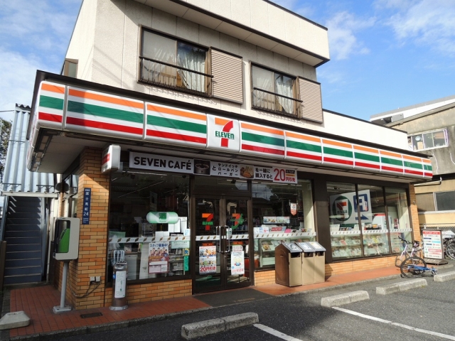 コンビニ　セブンイレブン板橋富士見町店（コンビニ）まで33m