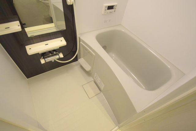 バス・シャワールーム　日頃の疲れを癒しましょう。