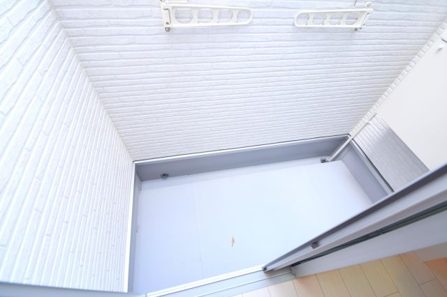 バルコニー　日当たり良好なバルコニーです。