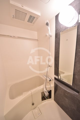 バス・シャワールーム　エスリード九条スタシオン　バスルーム