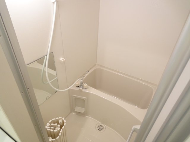 バス・シャワールーム　同物件別号室のものです。