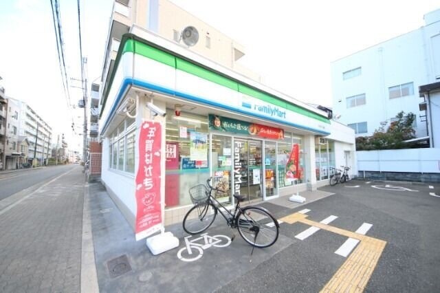 コンビニ　ファミリーマート内代町二丁目店（コンビニ）まで306m