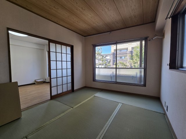 その他部屋・スペース　広くて明るい寝室