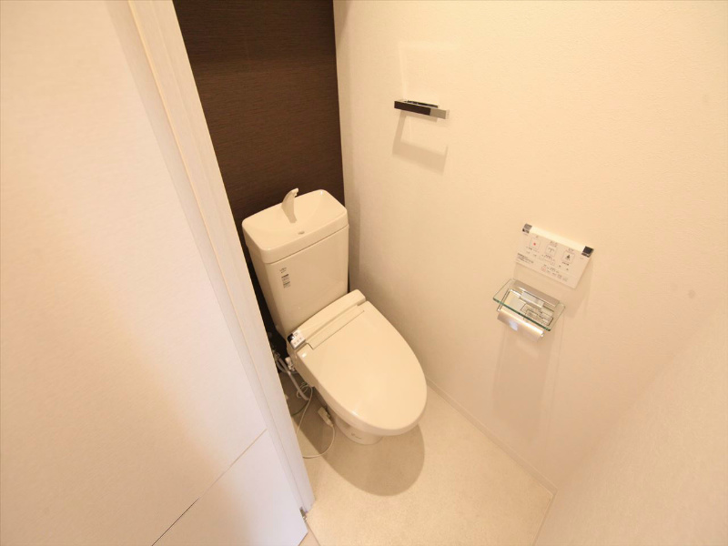 トイレ　温水洗浄便座付トイレ