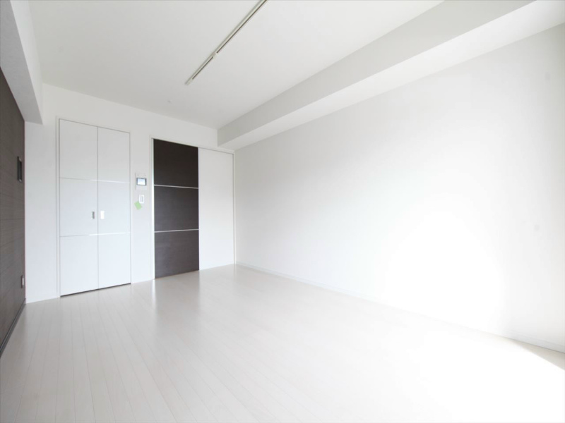 居室・リビング　洋室9.6帖　クローゼット付（収納充実してます）