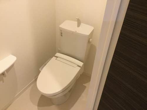 その他部屋・スペース　温水洗浄便座で快適に使用できます。