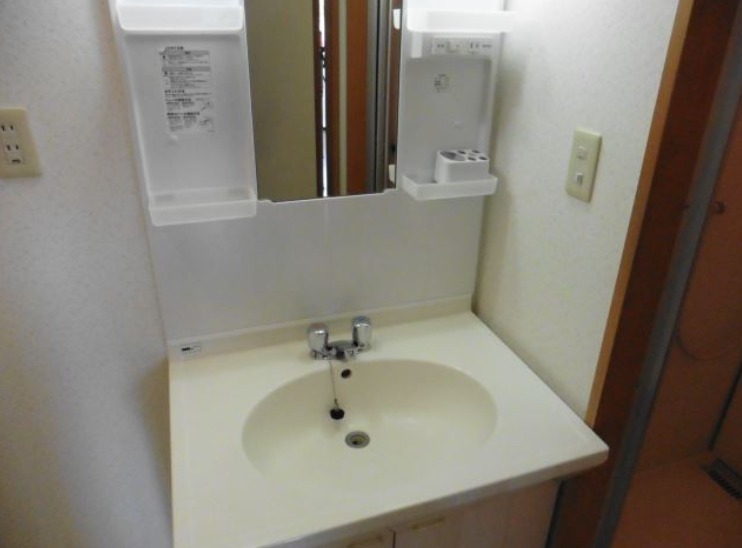 洗面設備　独立洗面台で身支度をすべて済ませてしまいましょう