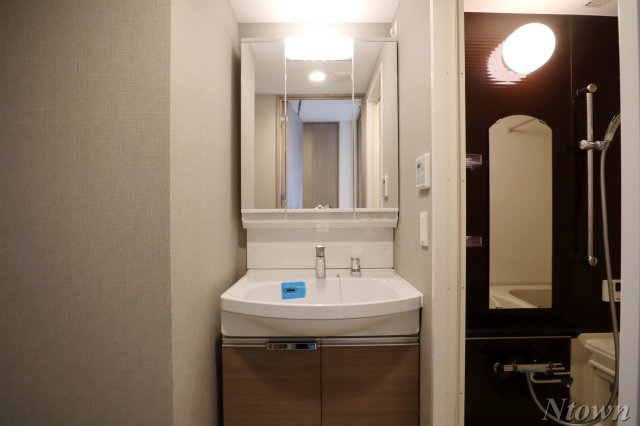 洗面設備　朝の身支度には欠かせない独立洗面化粧台